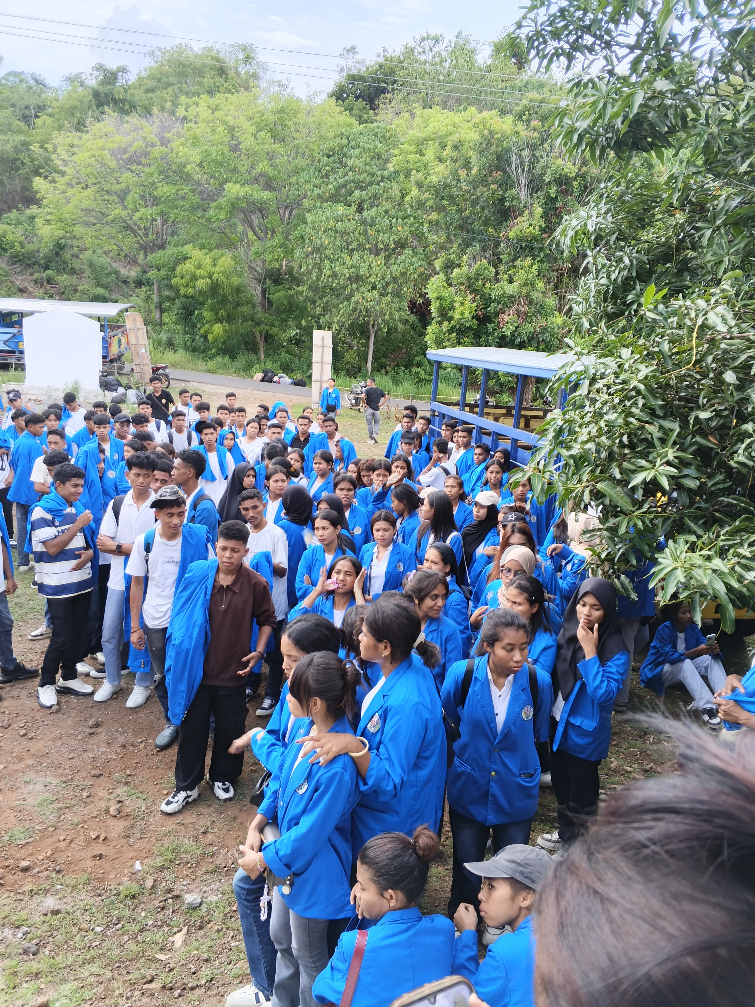 Mahasiswa Universitas Flores Fakultas Sains Dan Teknologi Laksanakan Pengabdian Masyarakat di DesaRendu Tutubhada, Nagekeo — Kamis, 04 Desember 2025